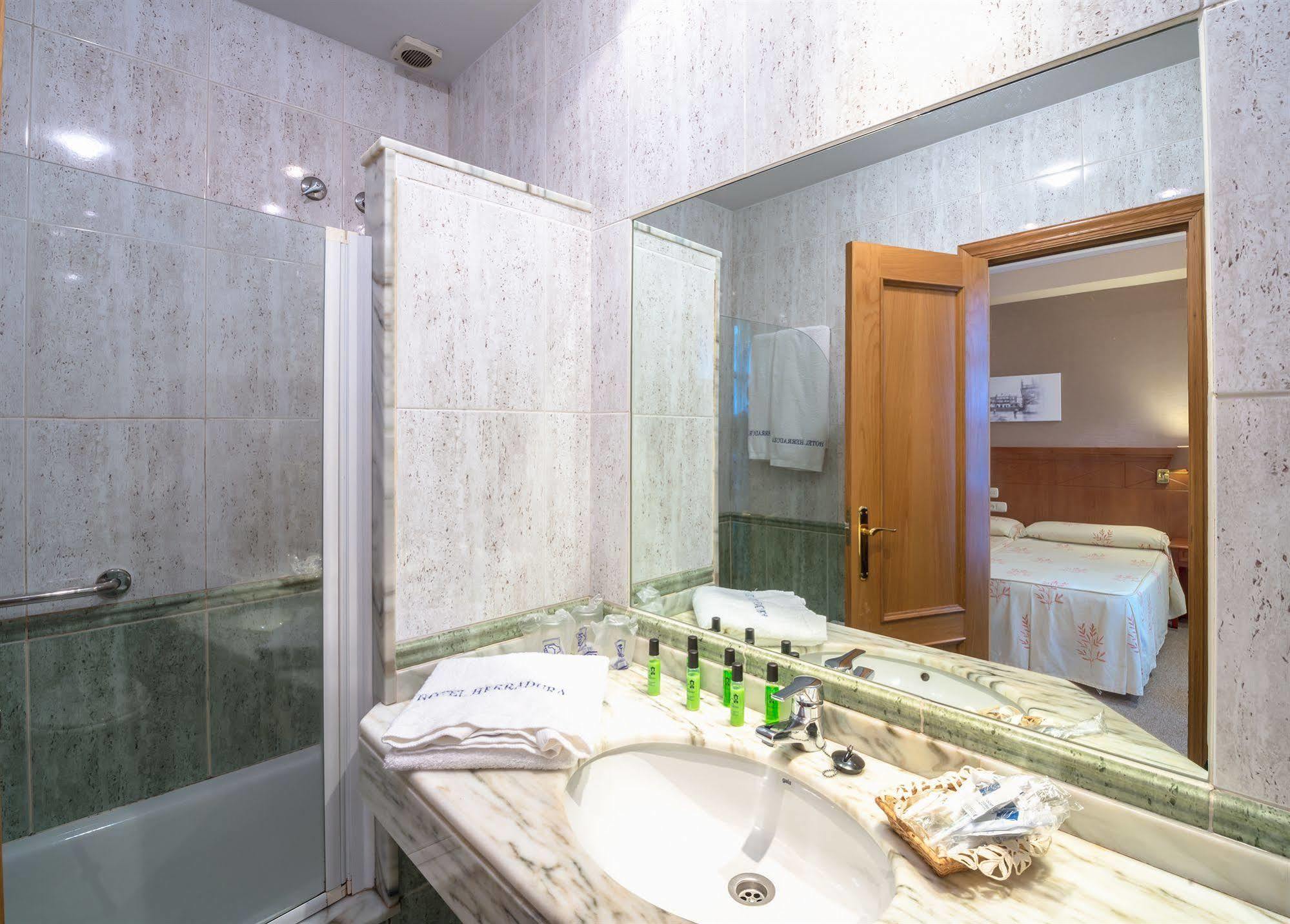 Hotel Herradura Santiago de Compostela Eksteriør bilde